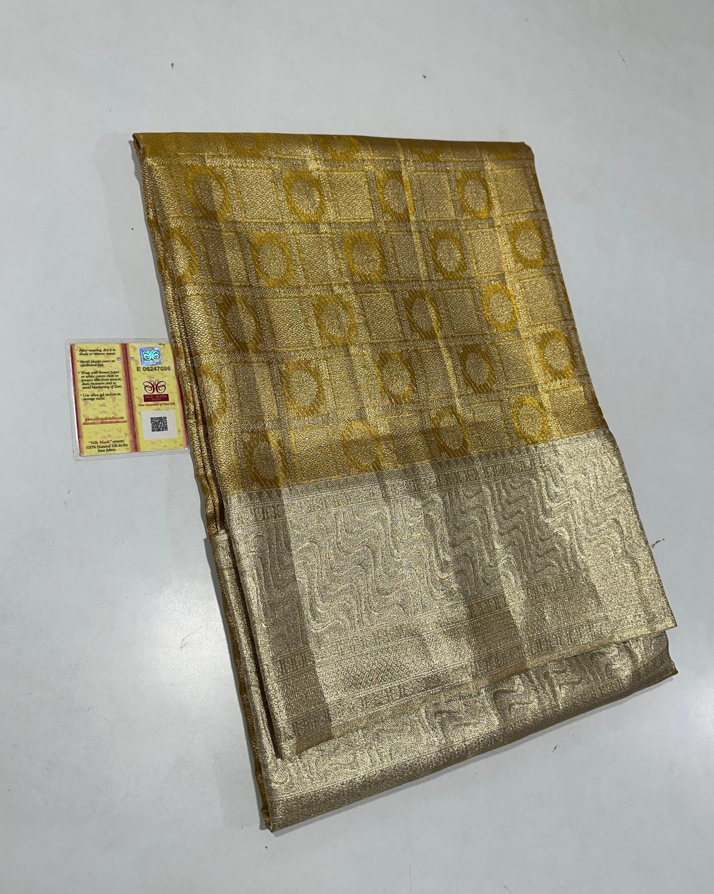 Handloom Kanchi Pattu Saree- AM-KPS-GOLD-001