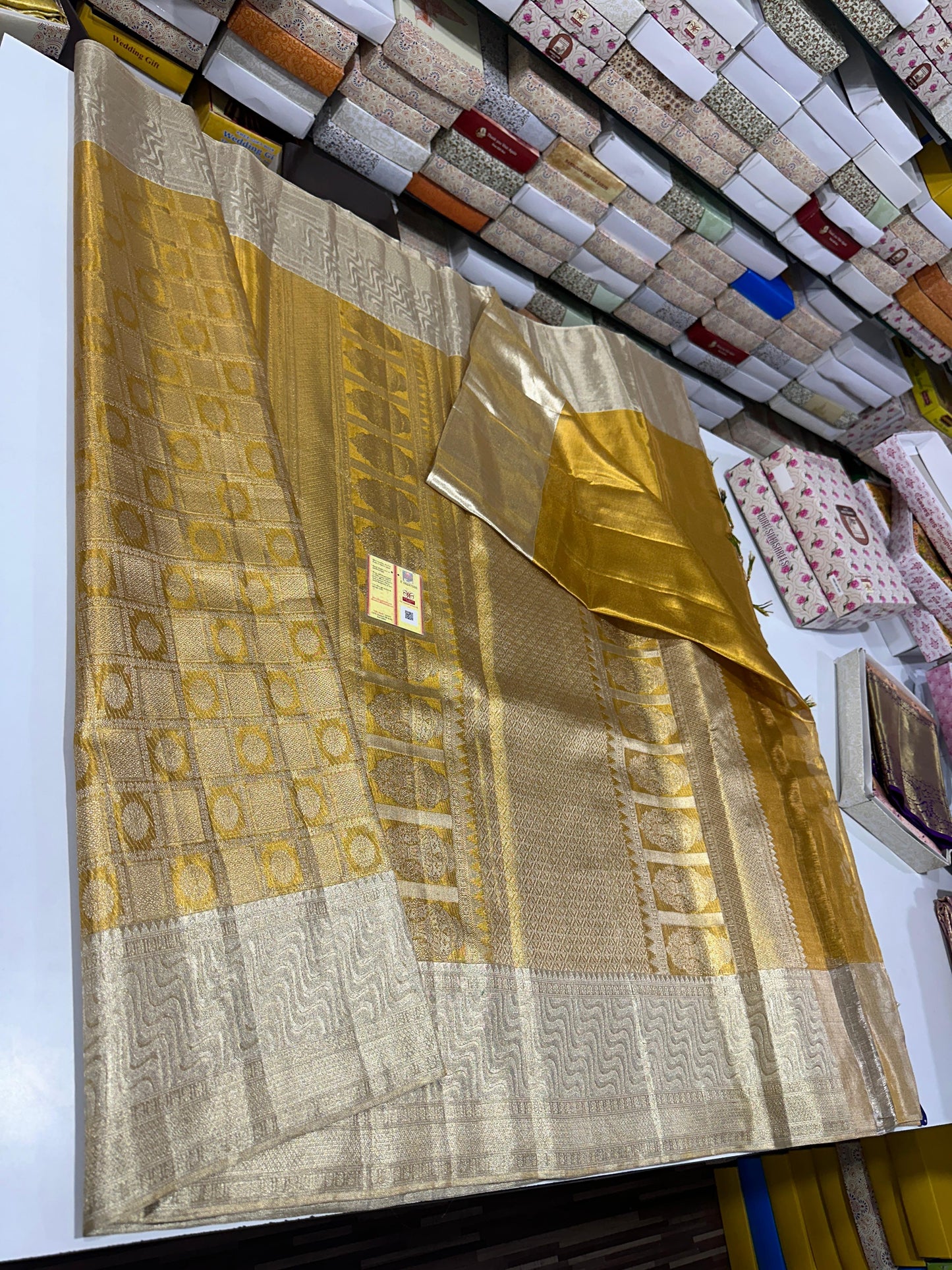 Handloom Kanchi Pattu Saree- AM-KPS-GOLD-001