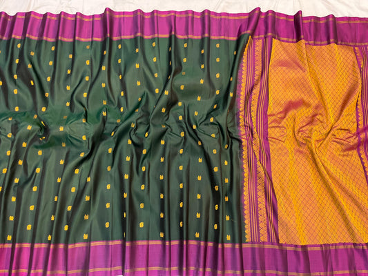 Handloom Gadwal Gap Border Pattu Saree-AM-GPS-GREEN-011